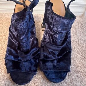 The material is high heel corduroy